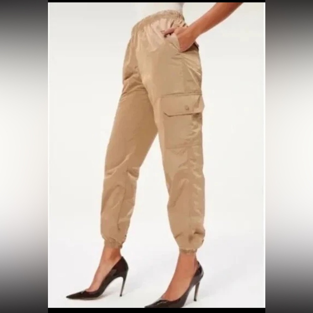 Good American Tan Cargo Jogger Pants